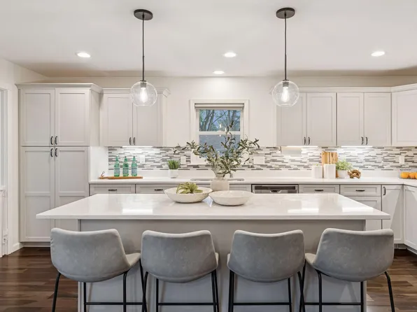 7560 Superior Ter, Eden Prairie, MN 55344