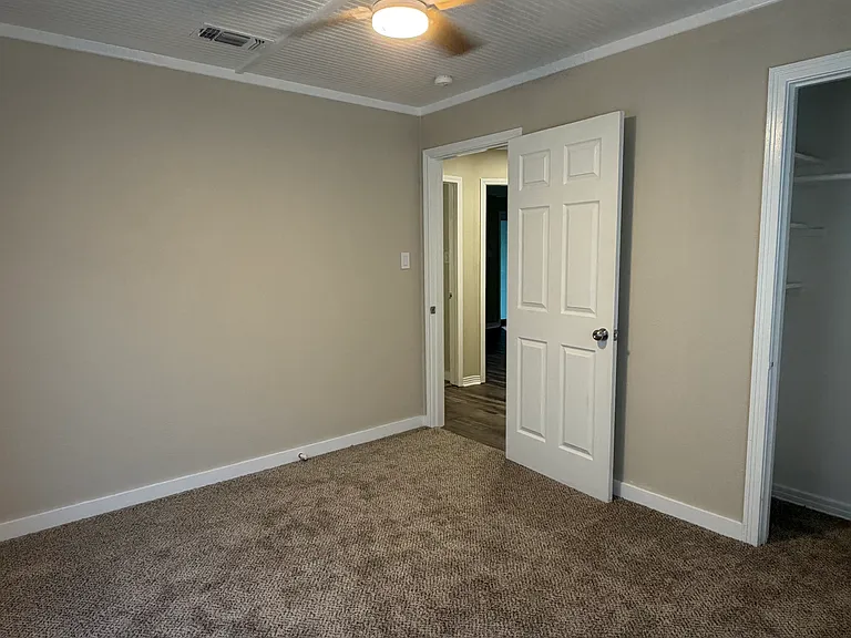 226 Saint Johns St — Photo 16
