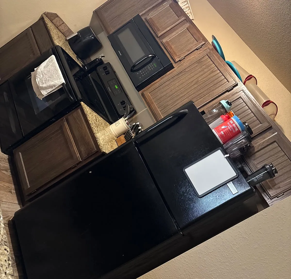 3 bed, 1200 sqft, $1,200 — Photo 3