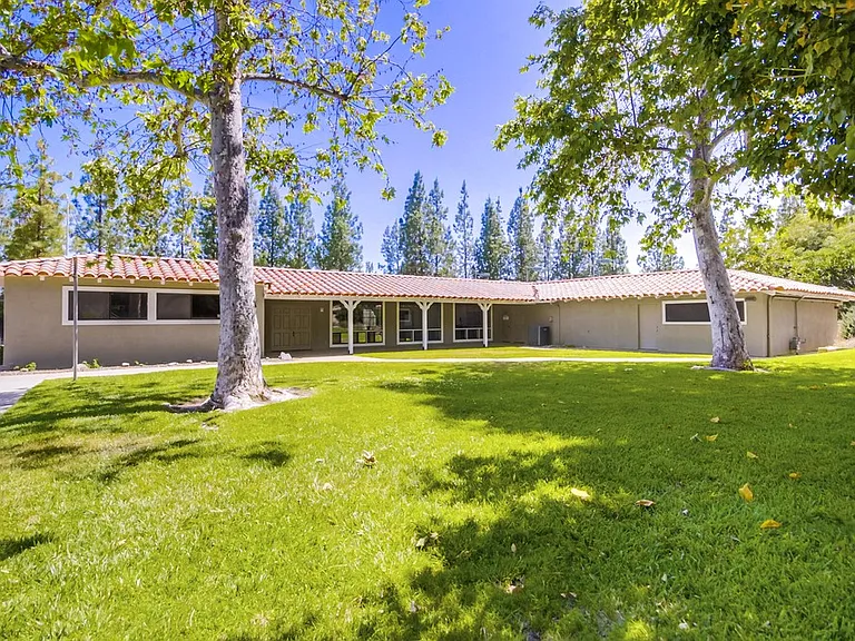 2703 Lobelia Rd — Photo 58