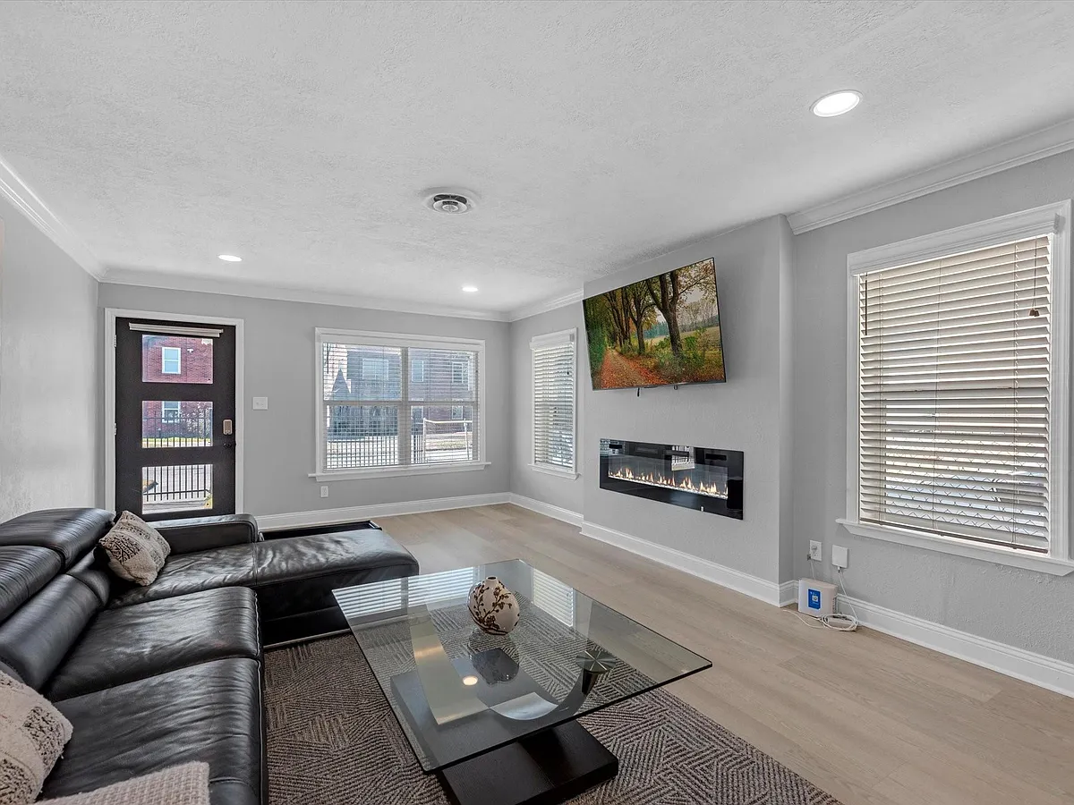 Building Photo - 2505 Truxillo St
