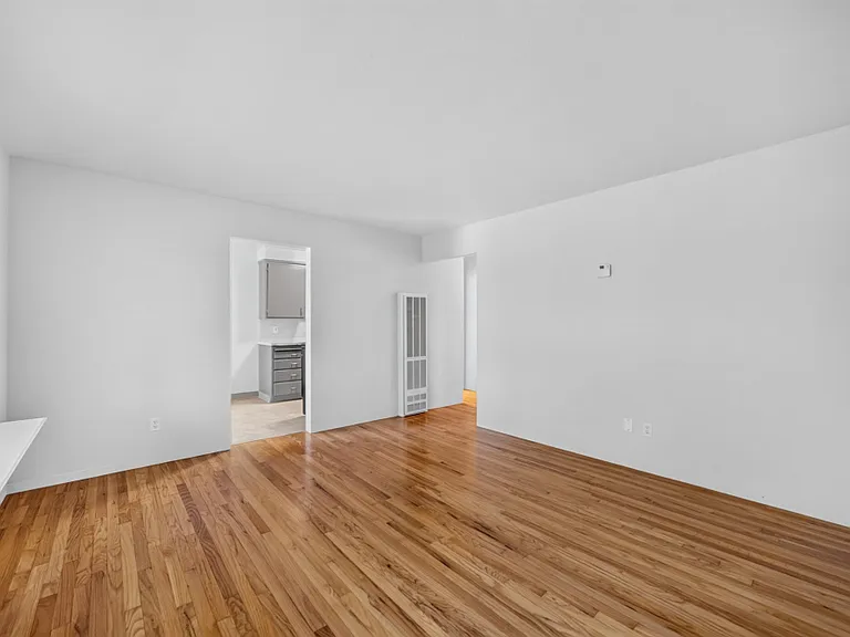 1624 T St #8 — Photo 8