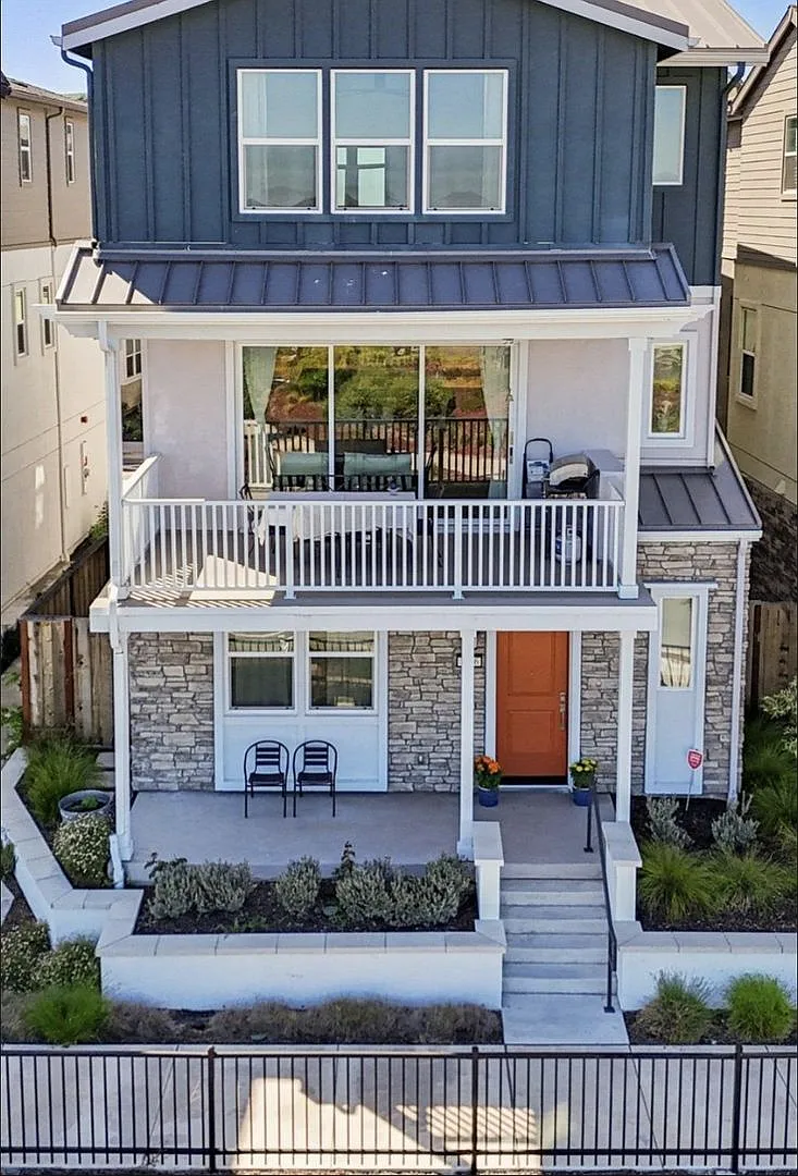 Bright and Spacious 5BD/4BA San Ramon House with Office and Home Theater! — Photo 2