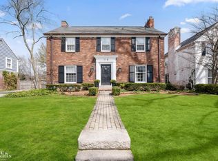 118 Merriweather Rd, Grosse Pointe Farms, MI 48236