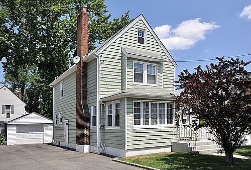 1st image of 207 Wicks Ln