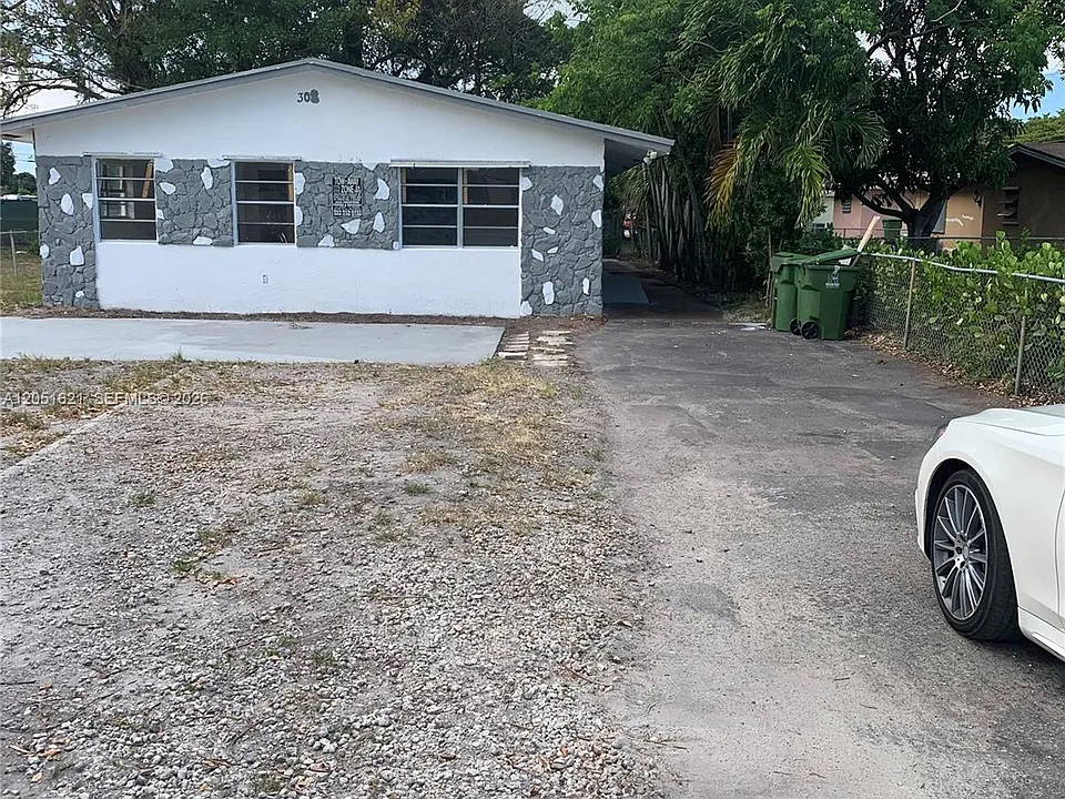 308 NW 9th St