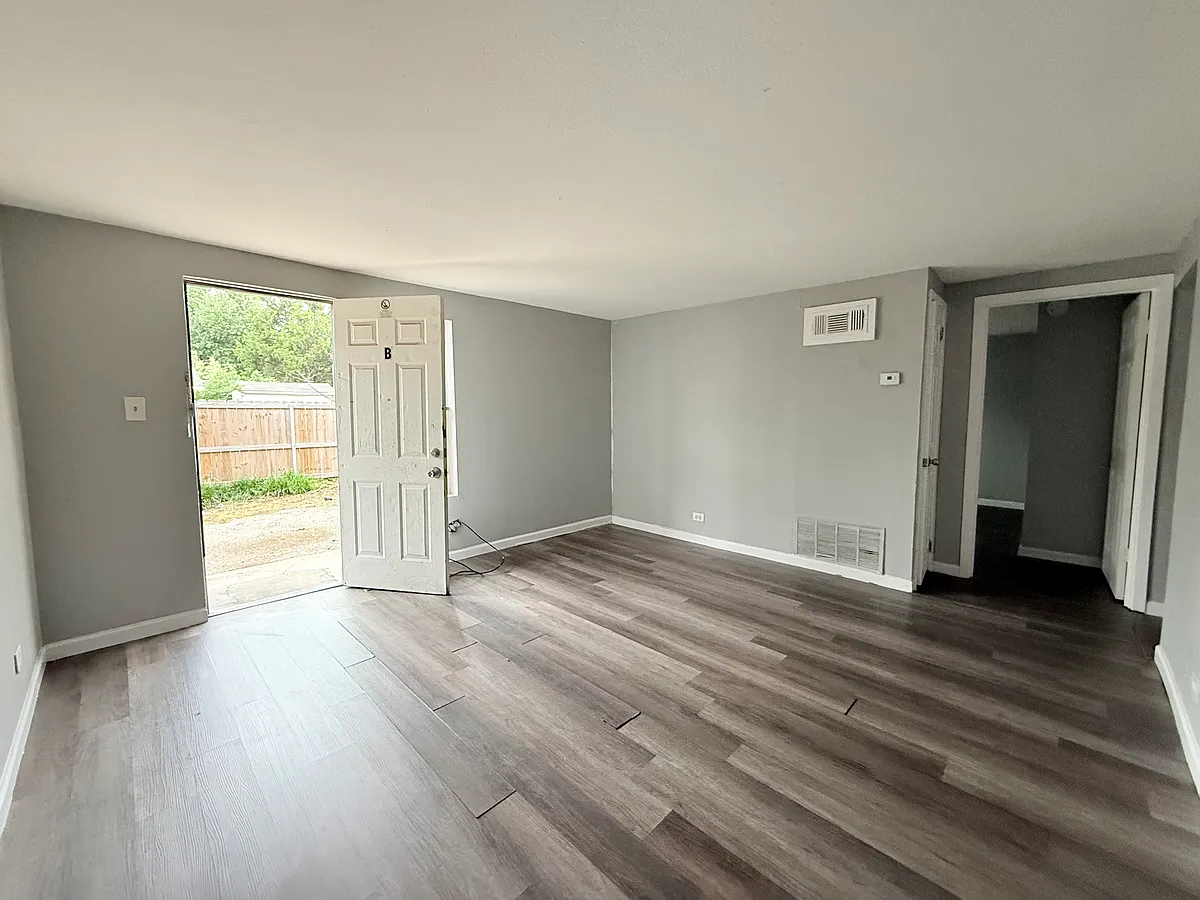 Building Photo - 601 Francine Dr #B