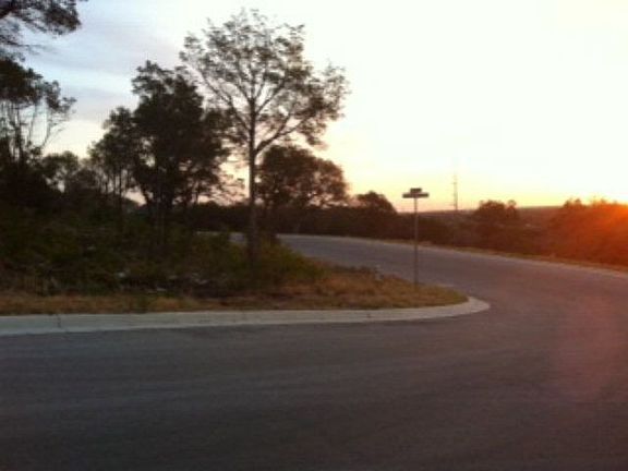 5th image of 515 Elm Trl