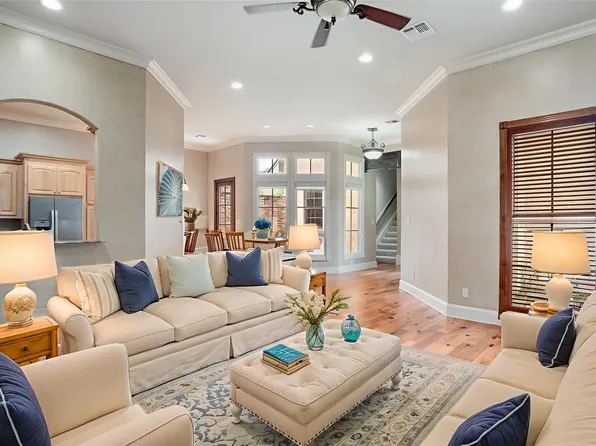 145 Carondelet Ct, Bossier City, LA 71111