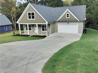 61 College Hgts Place, Royston, GA 30662