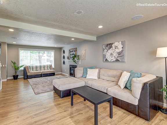 3rd image of 962 SE 56th Ave