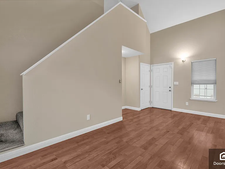 1714 Somerset Pl — Photo 7