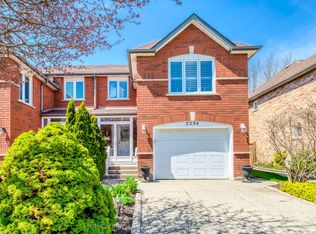 2294 Dale Ridge Dr, Oakville, ON L6M 3L5