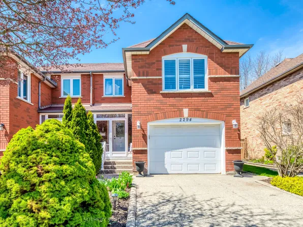 2294 Dale Ridge Dr, Oakville, ON L6M 3L5