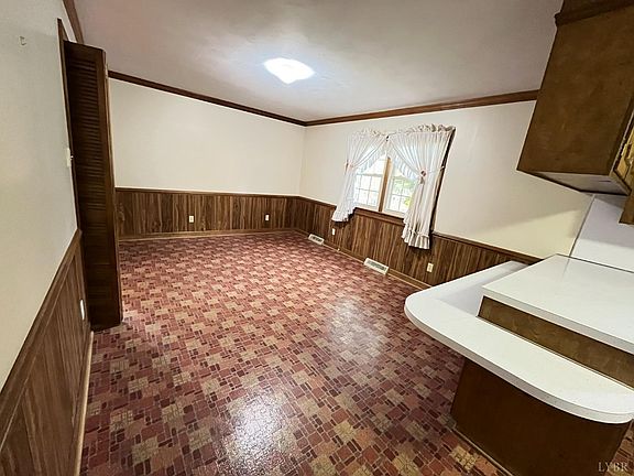 3rd image of 248 Charles Dr