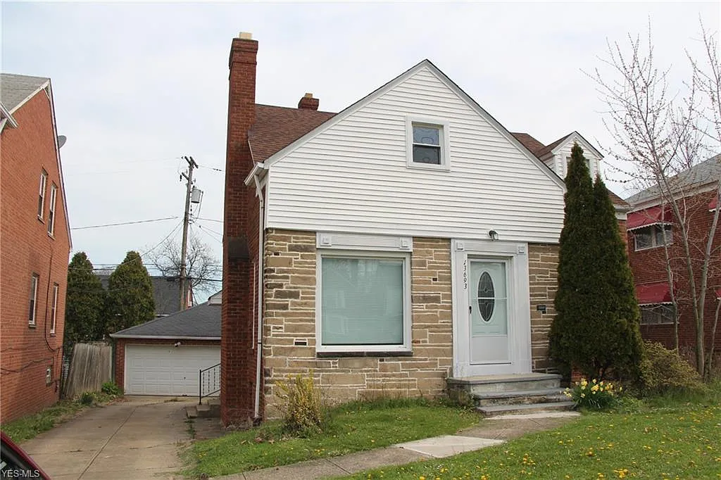 13693 Cedar Rd photo 1