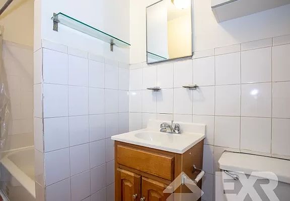 5th image of 600 Park Pl #5LF