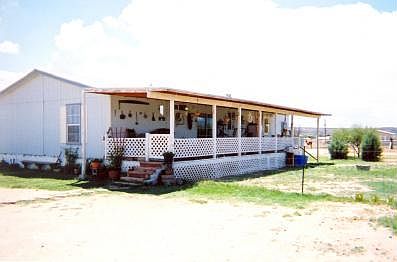 3rd image of 1098 E Katie Ln