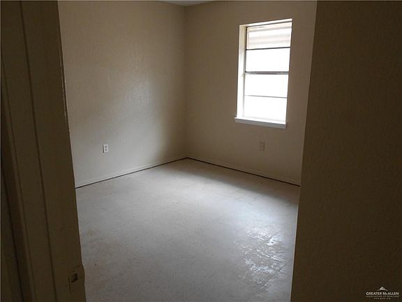 5th image of 904 W Caffery Ave
