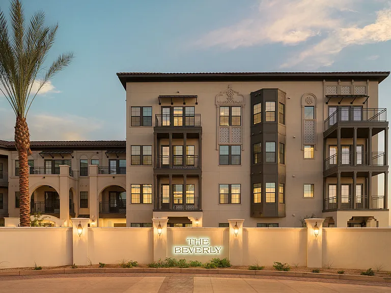 The Beverly — Photo 10