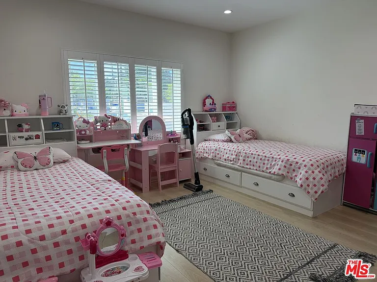 8561 Kyle St — Photo 13