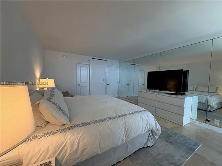 1111 Crandon Blvd #B1105 — Photo 25