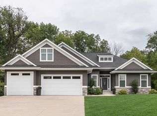 420 N Mentzer Rd, Robins, IA 52328