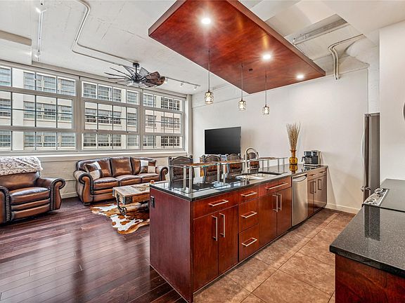 2nd image of 2600 W 7th St APT 1407