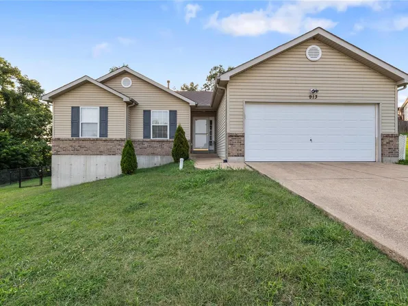913 Creekview Ct, Pevely, MO 63070