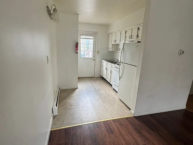 1707 S Huntington Dr — Photo 9