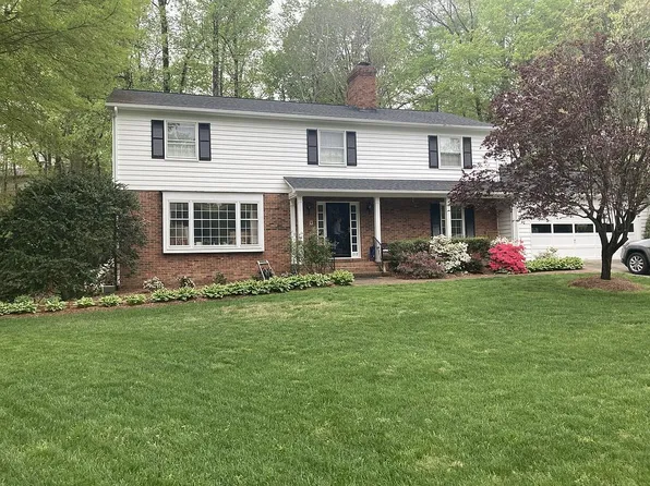 1217 Yorkshire Dr, High Point, NC 27262