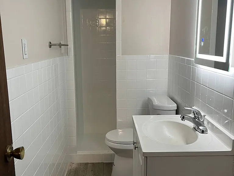 5210 SW 19th Ter — Photo 9