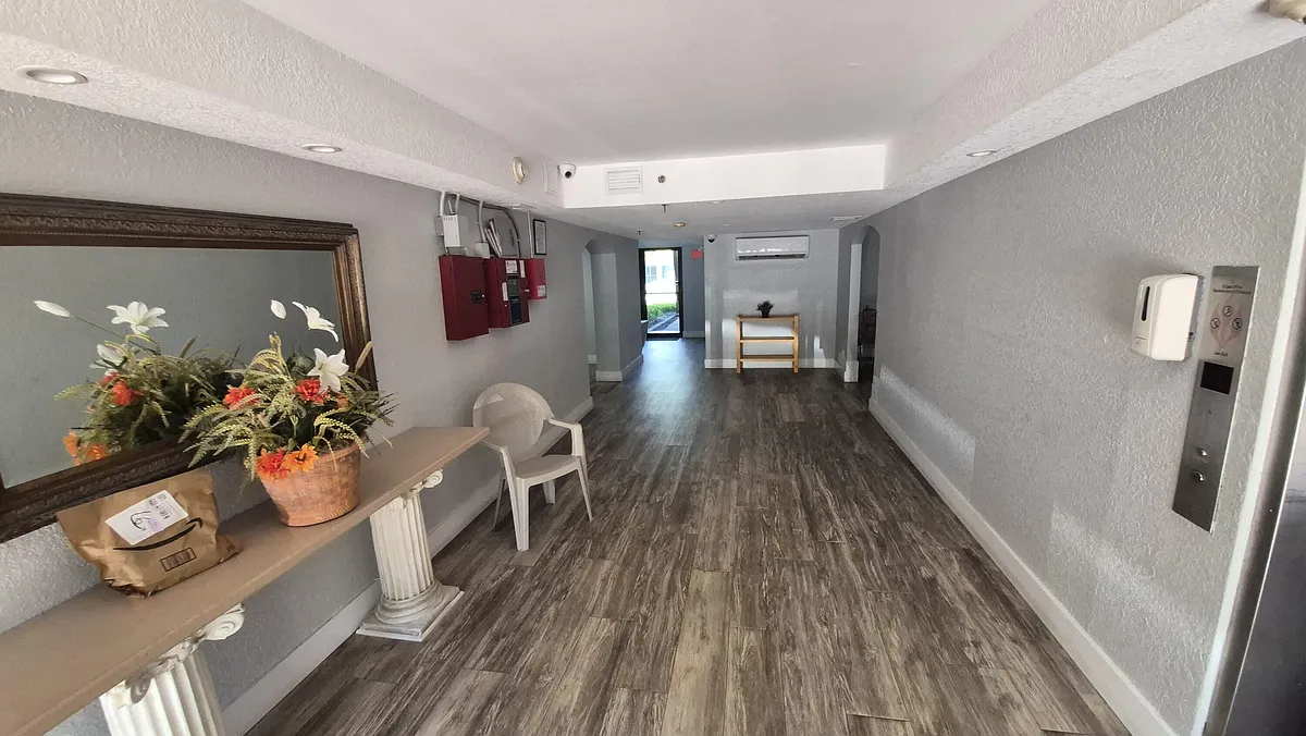 Building Photo - 450 Egret Cir #9510