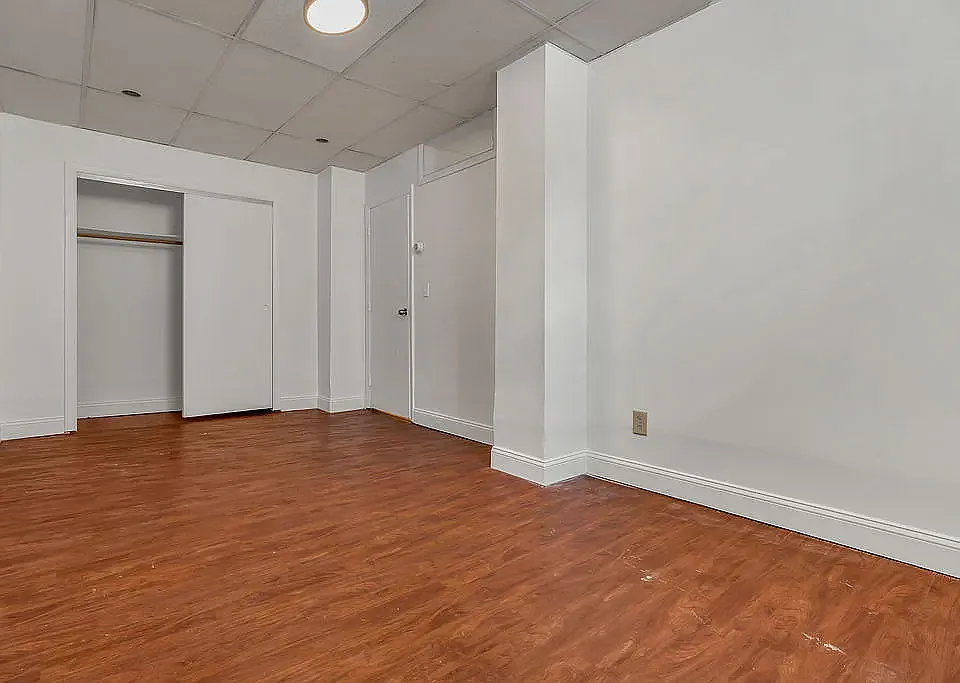 8 Aberdeen St #D