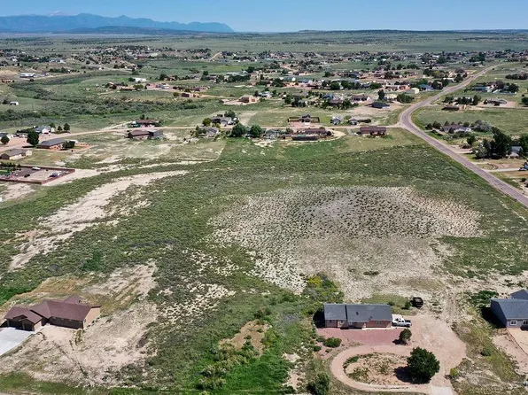 577 S McCulloch Blvd W, Pueblo West, CO 81007