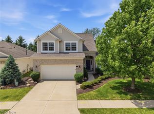 15220 Chestnut Oak Ln, Strongsville, OH 44136