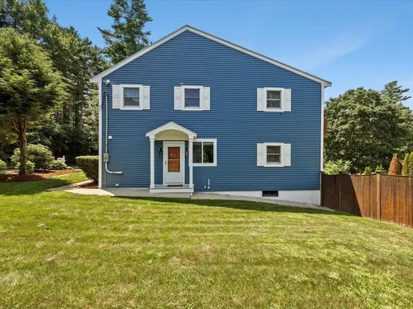 60 Scadding St, Taunton, MA 02780
