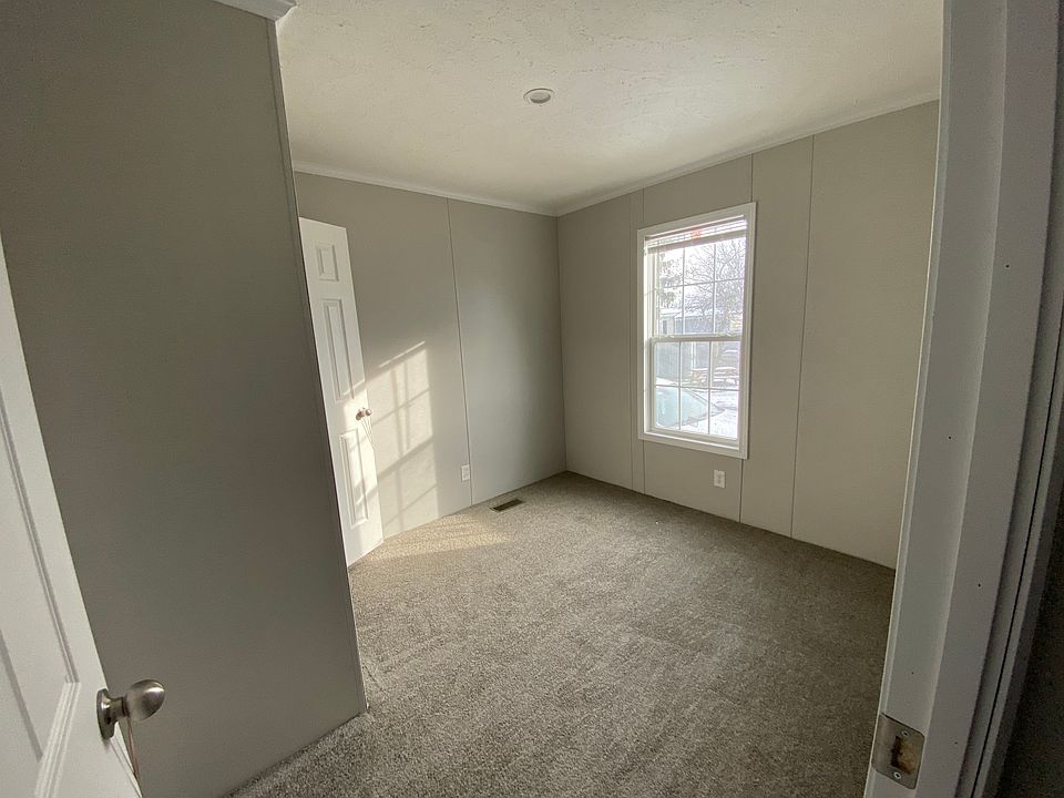 2nd image of 8 Lobue Ln #409S