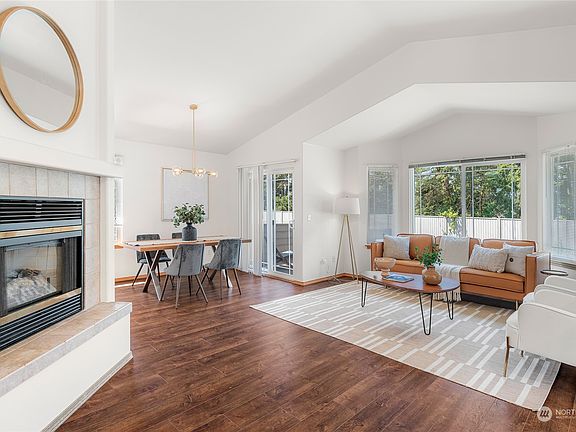 2nd image of 8516 1st Avenue NE