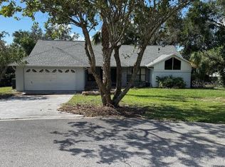 90 Hillside Dr, Eustis, FL 32726