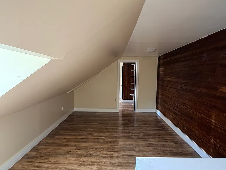 703 George St — Photo 18