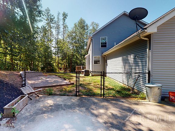 5th image of 25 Cedarwood Dr