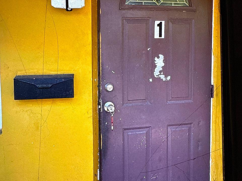 1st image of 129 SE 5th St #8