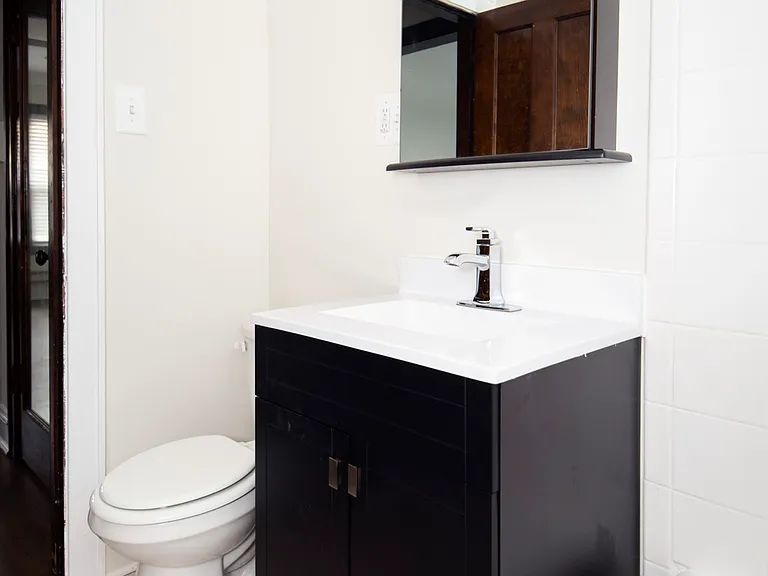 3819.5 N Greenview Ave #3W — Photo 4