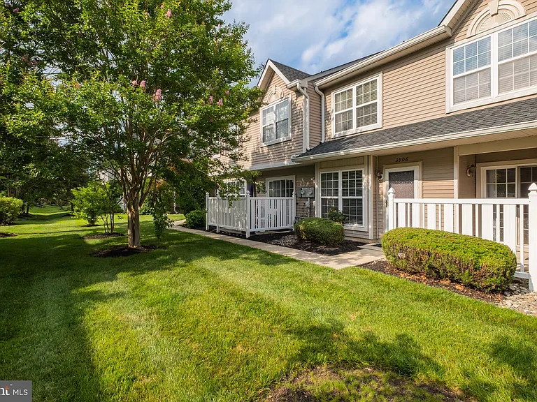 3906 Grenwich Ln — Photo 29