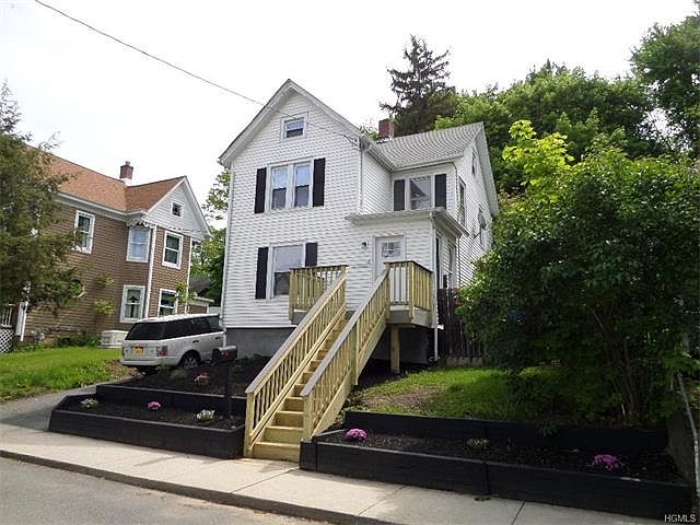 1st image of 17 Pleasant Ave