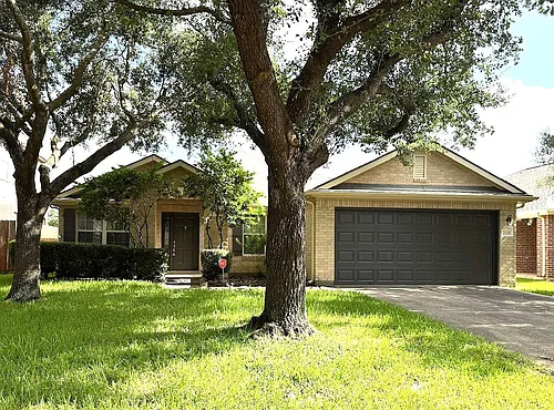21530 Pointed Oak Ln Photo 1