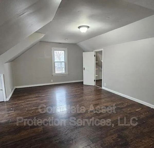 7209 Catherine St — Photo 14