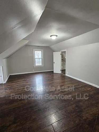 7209 Catherine St Photo 1