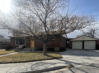242 W Olympus Cir, Midvale, UT 84047